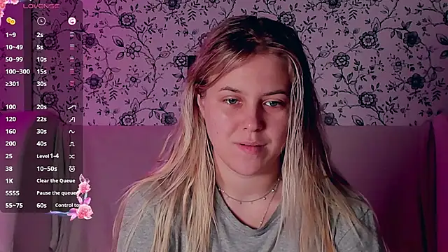 Snapshot of AngelAnty chatting on November 29, 2025, 1:14 pm AngelAnty online show from November 29, 2025, 1:14 pm