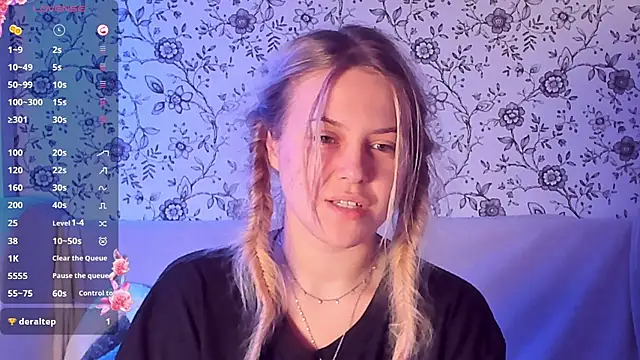 Snapshot of AngelAnty chatting on December 4, 2025, 3:10 pm AngelAnty online show from December 4, 2025, 3:10 pm