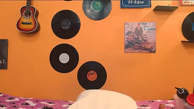 meisevil77 online show from December 5, 2025, 2:09 am