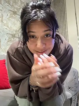 lynn9000 online show from October 5, 2025, 5:50 am