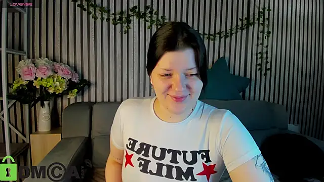 Snapshot of Michele_Greenn chatting on December 3, 2025, 1:02 am Michele Greenn online show from December 3, 2025, 1:02 am