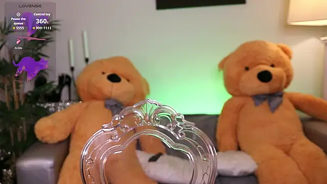 Snapshot of NovaHollisx chatting on December 1, 2025, 3:55 am NovaHollisx online show from December 1, 2025, 3:55 am