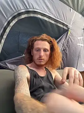 Snapshot of BIGxRED chatting on October 29, 2025, 10:33 pm BIGxRED online show from October 29, 2025, 10:33 pm