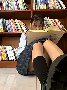 Snapshot of Adora188 chatting on October 30, 2025, 6:48 am Adora188 online show from October 30, 2025, 6:48 am