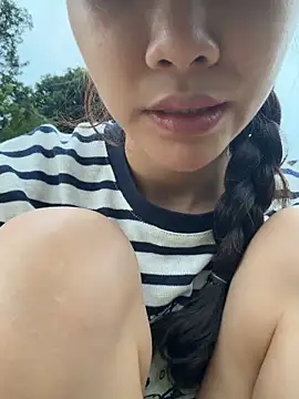 Snapshot of Adora188 chatting on November 7, 2025, 9:31 am Adora188 online show from November 7, 2025, 9:31 am