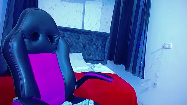 Snapshot of mia__thomson_ chatting on November 15, 2025, 12:02 pm mia thomson online show from November 15, 2025, 12:02 pm