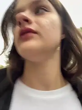 KittyQueeny online show from September 18, 2025, 2:19 pm