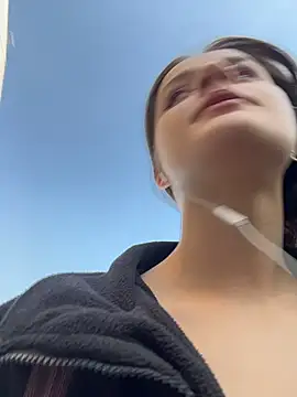 KittyQueeny online show from October 8, 2025, 2:04 pm