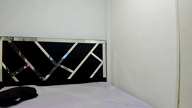 iisabella noa online show from September 11, 2025, 12:38 pm