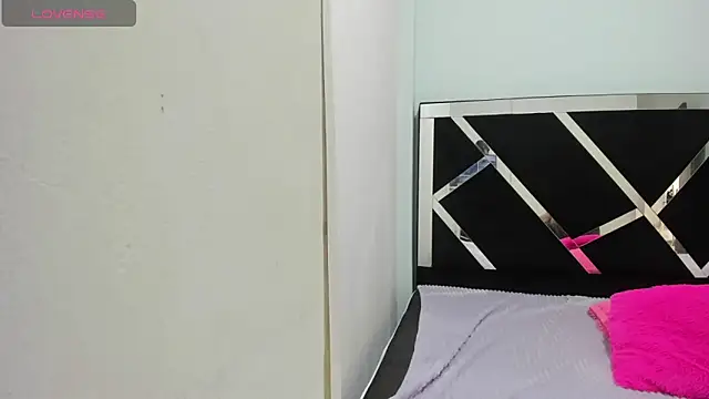 iisabella noa online show from October 22, 2025, 1:11 pm