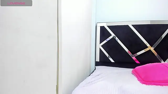 iisabella noa online show from October 27, 2025, 5:50 pm