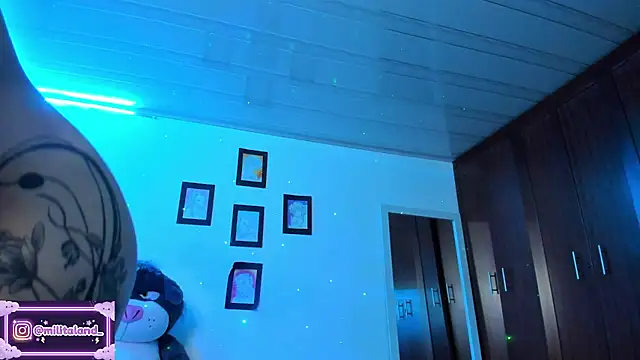 milita houston online show from October 10, 2025, 3:27 am