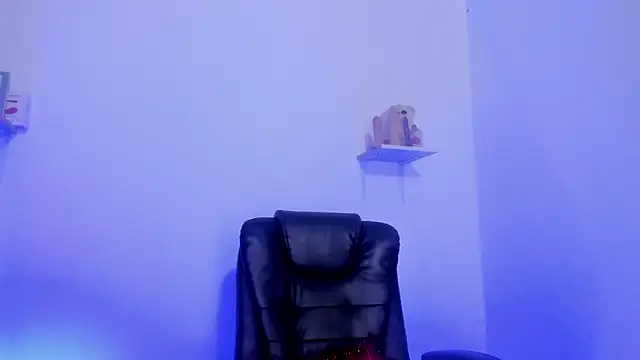 Cooperrosscute233 online show from October 4, 2025, 11:58 pm