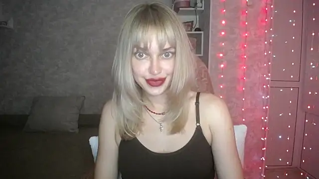 Snapshot of NickyAdamidi chatting on September 8, 2025, 5:23 pm NickyAdamidi online show from September 8, 2025, 5:23 pm