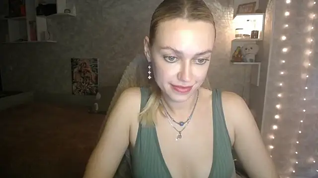 Snapshot of NickyAdamidi chatting on October 11, 2025, 5:11 pm NickyAdamidi online show from October 11, 2025, 5:11 pm