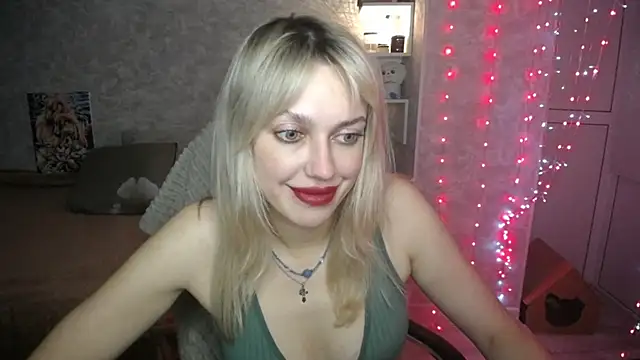 Snapshot of NickyAdamidi chatting on November 5, 2025, 4:51 pm NickyAdamidi online show from November 5, 2025, 4:51 pm