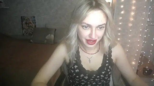 Snapshot of NickyAdamidi chatting on November 13, 2025, 4:17 pm NickyAdamidi online show from November 13, 2025, 4:17 pm