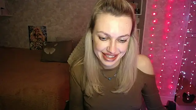 Snapshot of NickyAdamidi chatting on November 17, 2025, 5:19 pm NickyAdamidi online show from November 17, 2025, 5:19 pm