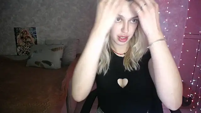 Snapshot of NickyAdamidi chatting on November 25, 2025, 6:19 pm NickyAdamidi online show from November 25, 2025, 6:19 pm