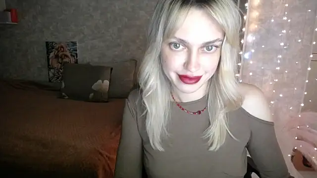 Snapshot of NickyAdamidi chatting on December 2, 2025, 4:35 pm NickyAdamidi online show from December 2, 2025, 4:35 pm