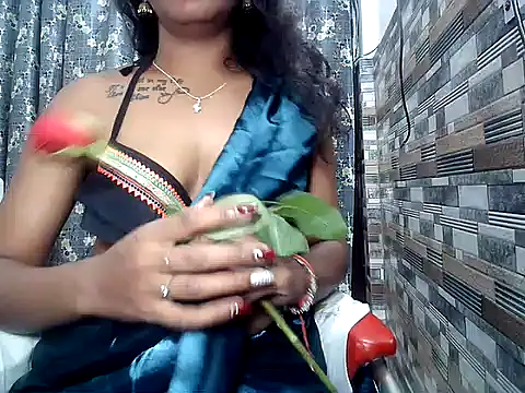 Snapshot of HOT_AARVI11 chatting on October 19, 2025, 5:13 pm HOT AARVI11 online show from October 19, 2025, 5:13 pm