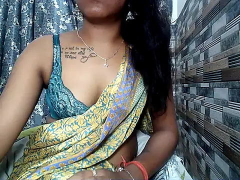 Snapshot of HOT_AARVI11 chatting on October 21, 2025, 3:24 pm HOT AARVI11 online show from October 21, 2025, 3:24 pm