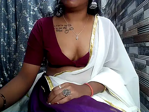 Snapshot of HOT_AARVI11 chatting on October 28, 2025, 4:09 pm HOT AARVI11 online show from October 28, 2025, 4:09 pm