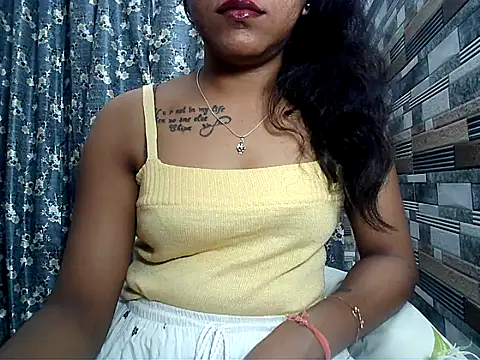 Snapshot of HOT_AARVI11 chatting on November 8, 2025, 4:18 pm HOT AARVI11 online show from November 8, 2025, 4:18 pm