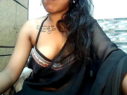 Snapshot of HOT_AARVI11 chatting on November 14, 2025, 4:06 pm HOT AARVI11 online show from November 14, 2025, 4:06 pm