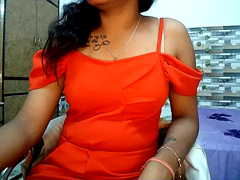 Snapshot of HOT_AARVI11 chatting on November 20, 2025, 3:45 pm HOT AARVI11 online show from November 20, 2025, 3:45 pm