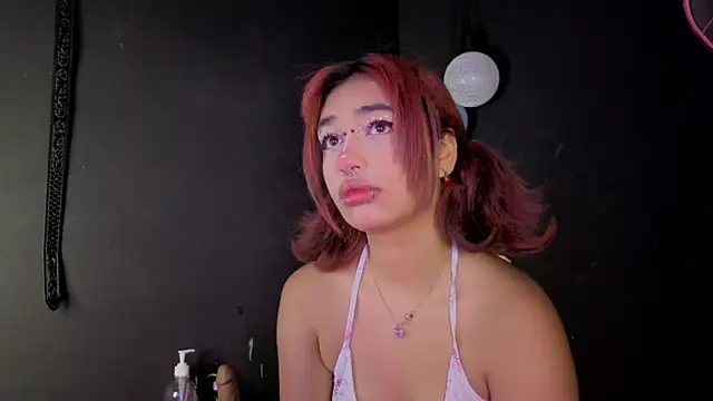 zoelight18 online show from September 28, 2025, 9:14 am