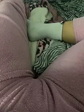 Darkfemminineenergy22 online show from November 13, 2025, 8:30 pm