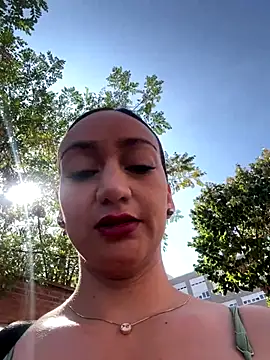 Snapshot of Ninabigtitied chatting on September 16, 2025, 9:43 am Ninabigtitied online show from September 16, 2025, 9:43 am