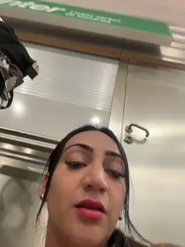 Snapshot of Ninabigtitied chatting on November 6, 2025, 1:06 am Ninabigtitied online show from November 6, 2025, 1:06 am