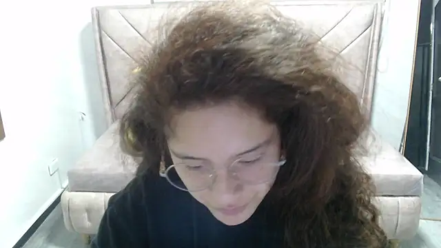 Velvet Moon V online show from November 11, 2025, 1:11 pm