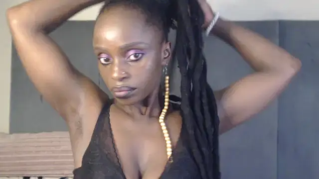 Snapshot of Jah-Queen chatting on September 25, 2025, 4:43 pm Jah-Queen online show from September 25, 2025, 4:43 pm