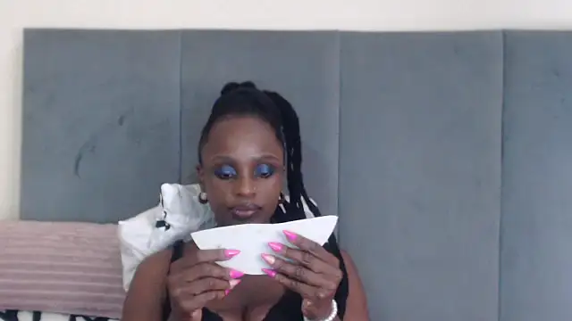 Snapshot of Jah-Queen chatting on September 26, 2025, 7:45 am Jah-Queen online show from September 26, 2025, 7:45 am