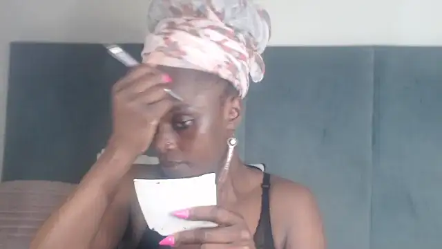 Snapshot of Jah-Queen chatting on October 19, 2025, 10:05 am Jah-Queen online show from October 19, 2025, 10:05 am