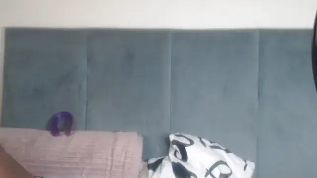 Snapshot of Jah-Queen chatting on November 8, 2025, 1:17 am Jah-Queen online show from November 8, 2025, 1:17 am