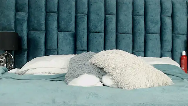 Snapshot of Emma_Foxi chatting on November 18, 2025, 8:46 pm Emma Foxi online show from November 18, 2025, 8:46 pm