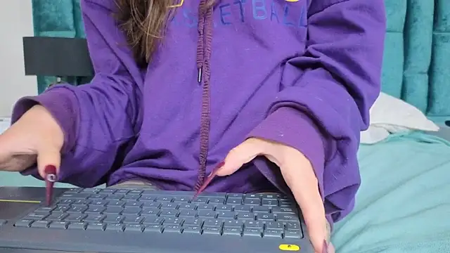 Snapshot of Emma_Foxi chatting on November 29, 2025, 2:58 am Emma Foxi online show from November 29, 2025, 2:58 am