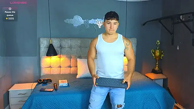 Horny nick18 online show from October 20, 2025, 12:38 pm