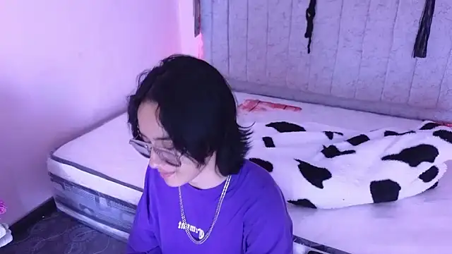 Snapshot of katalinathxandbritney1 chatting on September 11, 2025, 8:53 pm katalinathxandbritney1 online show from September 11, 2025, 8:53 pm