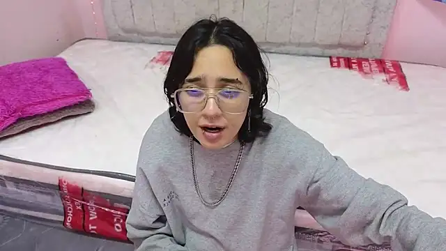 Snapshot of katalinathxandbritney1 chatting on September 14, 2025, 9:58 pm katalinathxandbritney1 online show from September 14, 2025, 9:58 pm