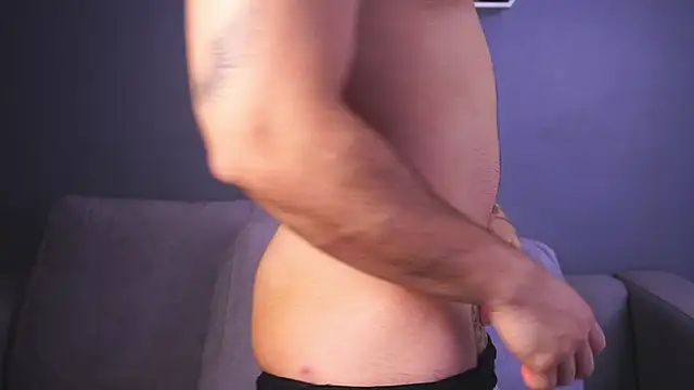 Paul Phoenix online show from November 28, 2025, 6:54 pm