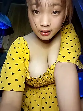 Snapshot of -DuSi- chatting on October 6, 2025, 5:38 am -DuSi- online show from October 6, 2025, 5:38 am