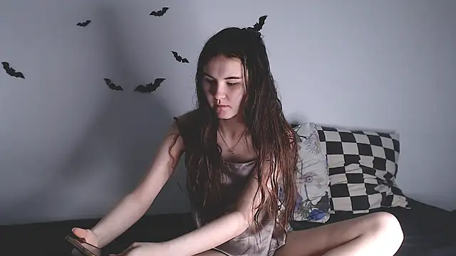 litle owl online show from November 23, 2025, 1:11 pm