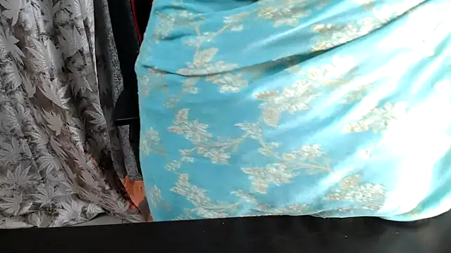 Snapshot of niya-cute chatting on December 14, 2025, 12:10 pm niya-cute online show from December 14, 2025, 12:10 pm