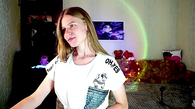 Snapshot of Luntryy chatting on September 11, 2025, 9:20 am Luntryy online show from September 11, 2025, 9:20 am