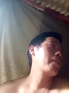 Snapshot of DungLuongg chatting on September 18, 2025, 5:53 am DungLuongg online show from September 18, 2025, 5:53 am